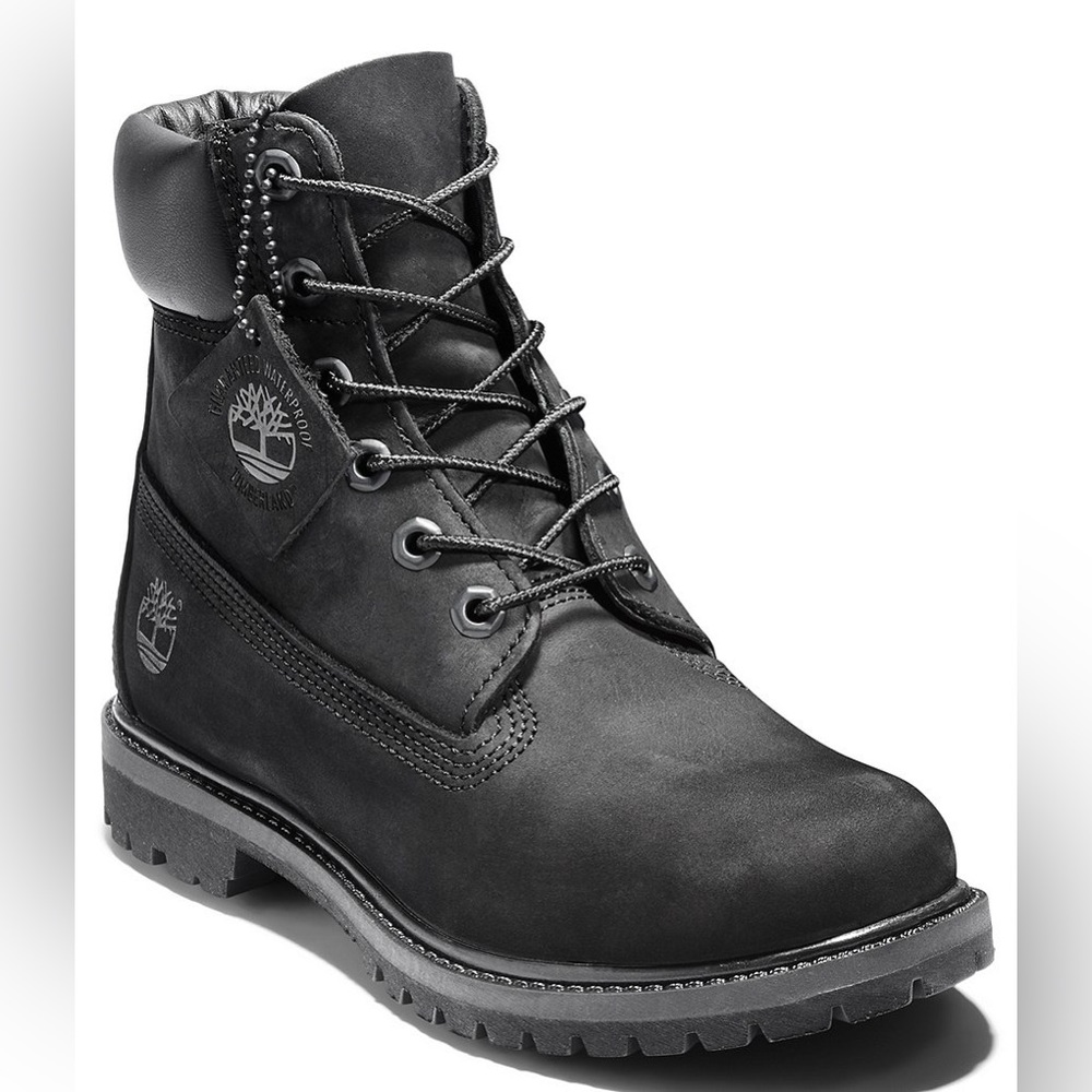 Black Timberland Boots, comes with cleaning kit